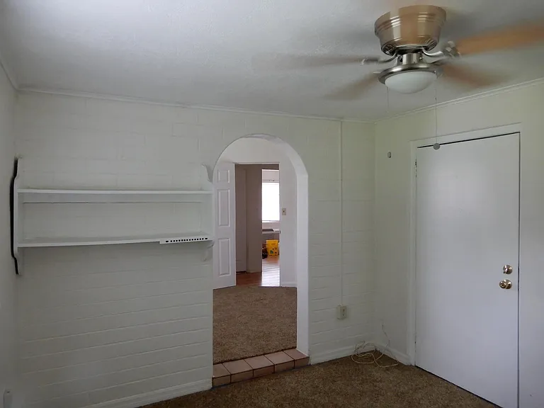 MASTER BEDROOM SUITE
