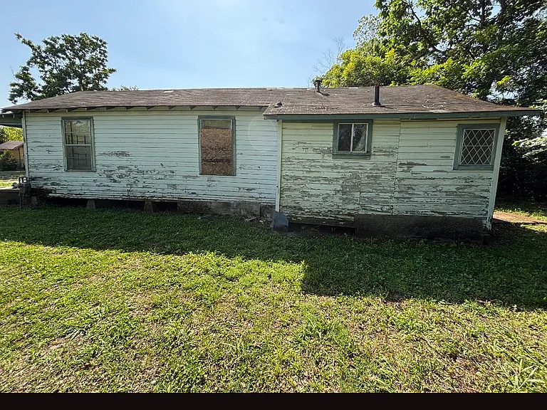505 Sicily St — Photo 3