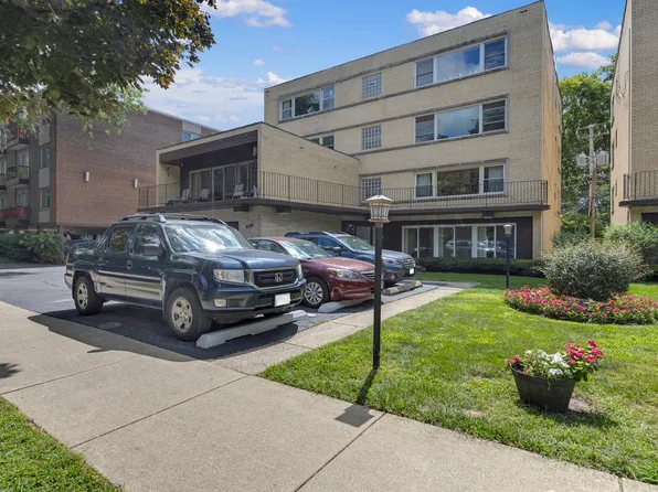 947 Pleasant St #1AE, Oak Park, IL 60302