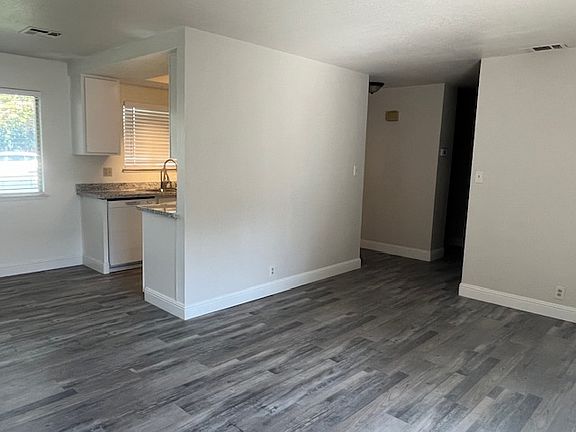 5th image of 220 N Grant Ave APT 3