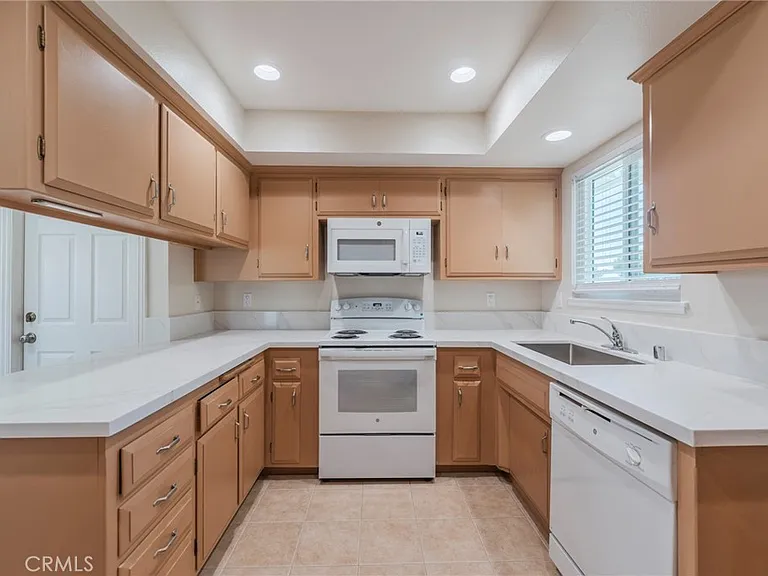 9230 Larkspur Dr — Photo 5