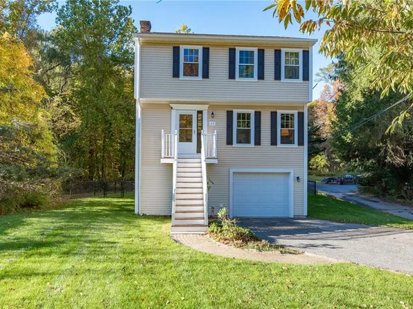 20 Dexter Rock Rd, Lincoln, RI 02865
