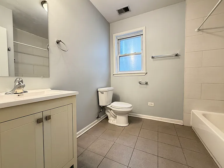 1246 W Ohio St #3 — Photo 12