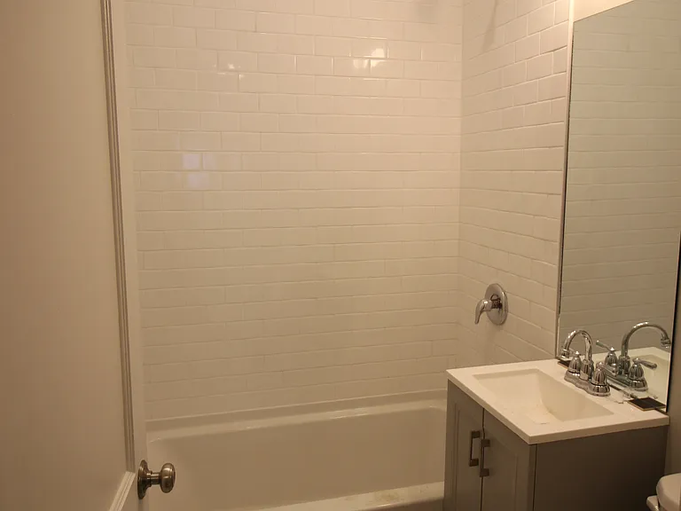 4407 N Lacrosse Ave #1F — Photo 8