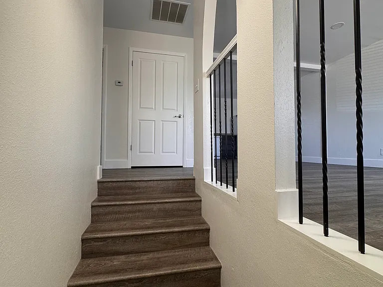 645 N 100 W #C — Photo 2