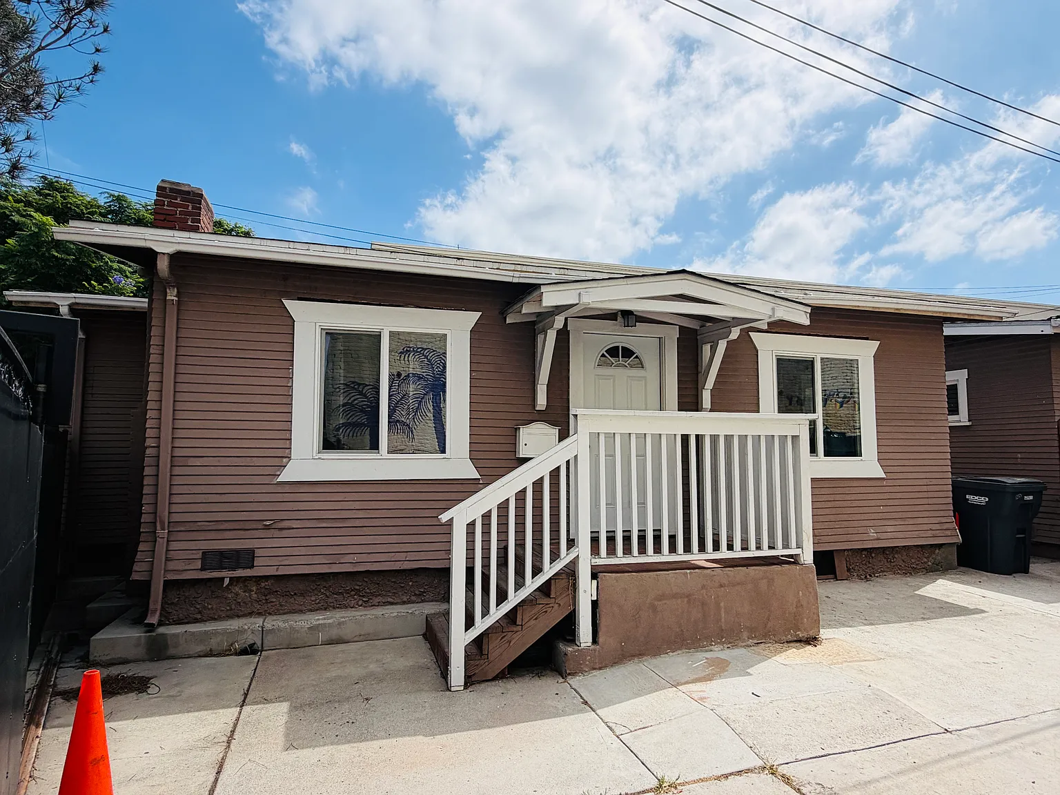 2 bed, 750 sqft, $2,400 — Photo 1