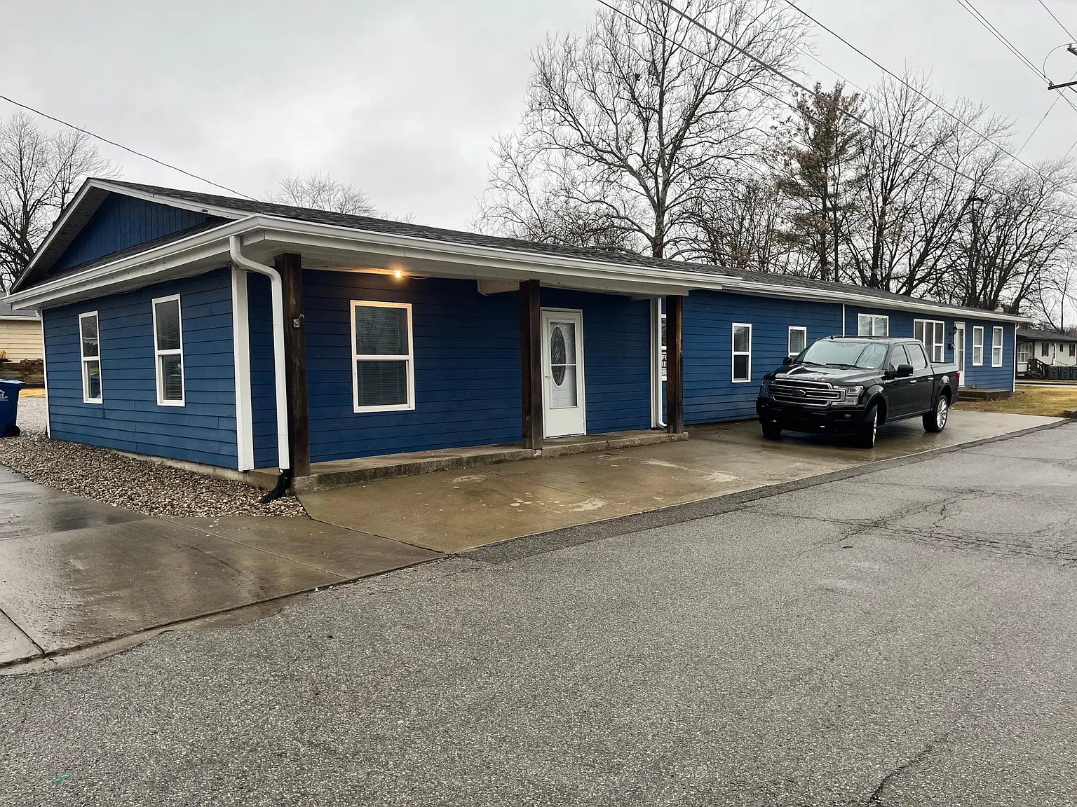 1295 Pleasant St — Photo 1