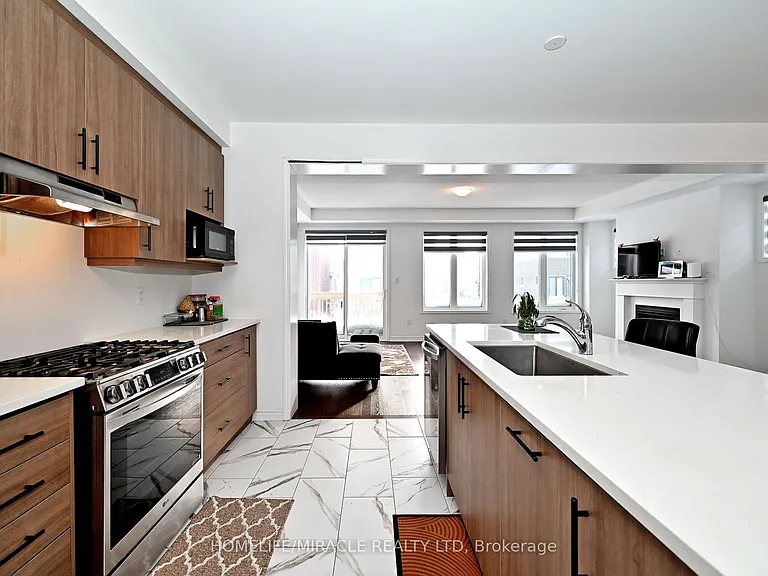 689 Mika St — Photo 27