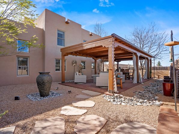 16 Camino De Vecinos, Santa Fe, NM 87507