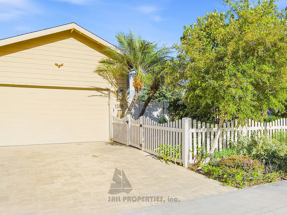 1508 Lakeside Ln