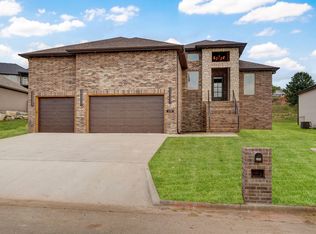 2118 N Bradbury Lane, Ozark, MO 65721