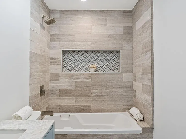 13940 Bermax Ave — Photo 22