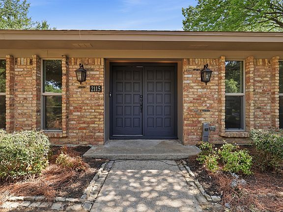2nd image of 2115 Meadowlake Ct