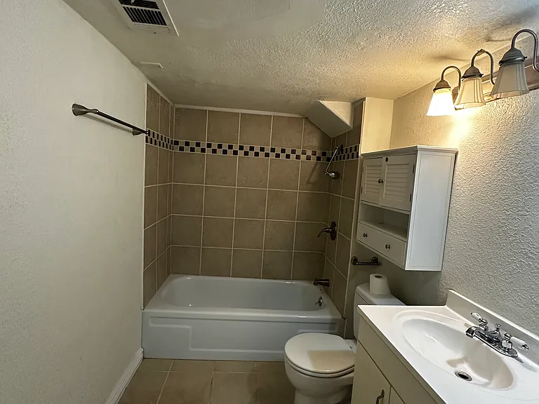 4747 S Acoma St — Photo 22