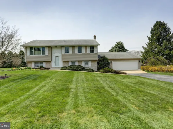 21 Carla Dr, Shippensburg, PA 17257