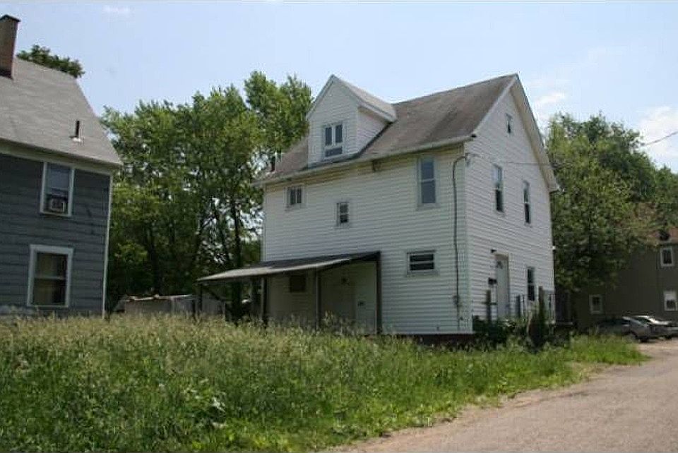 1st image of 824 8th St NW