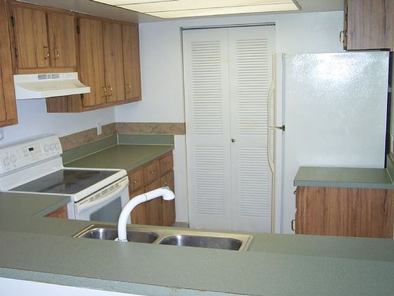 3rd image of 2497 Lakeway Branch Dr #2102