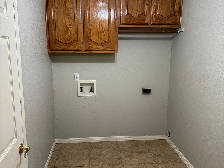 105 Lyndon Dr — Photo 5