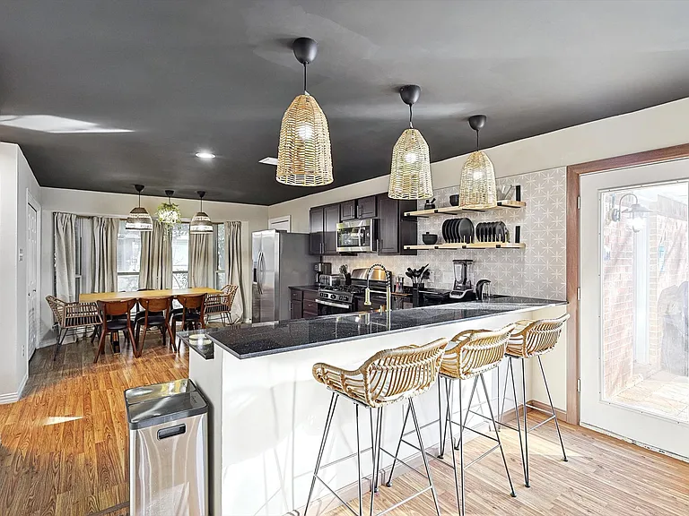 708 Azalea Dr — Photo 16