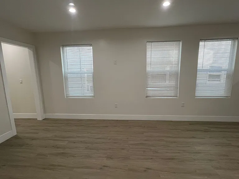 1823 P Street — Photo 12
