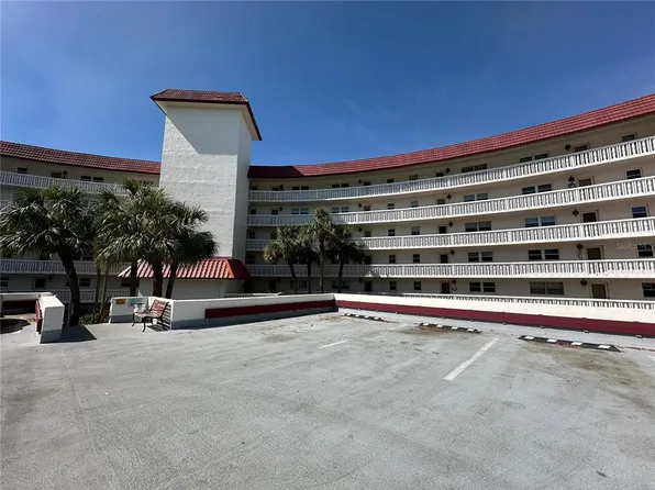 601 N McDonald St #406, Mount Dora, FL 32757