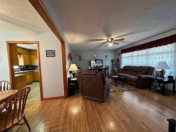5th image of 1305 Macarthur Rd