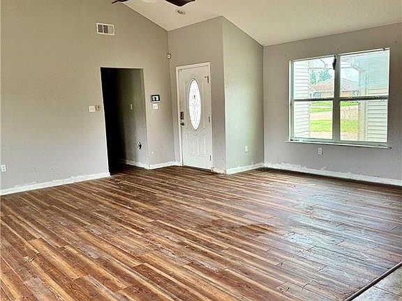 3rd image of 501 Hancock Dr