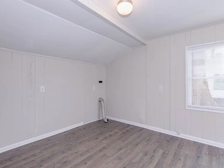 106 Pine Grove Ave — Photo 15