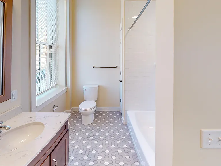 100 E Clifton Ave #4 — Photo 15