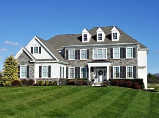 2 Englerth Ln, Downingtown, PA 19335