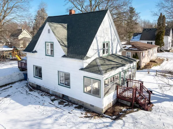 804 Morton Ave, Belding, MI 48809