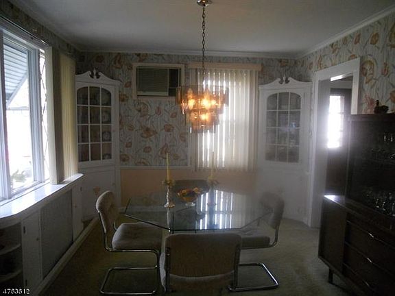 3rd image of 70 Roosevelt Ave