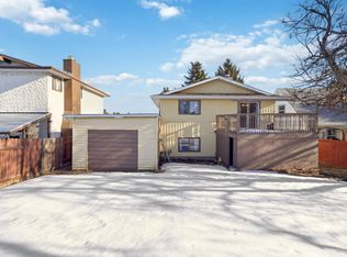135 Humberstone Rd NW, Edmonton, AB T5A4E4