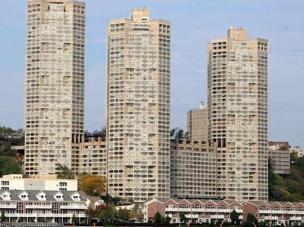 7000 Blvd East image 7 of 11