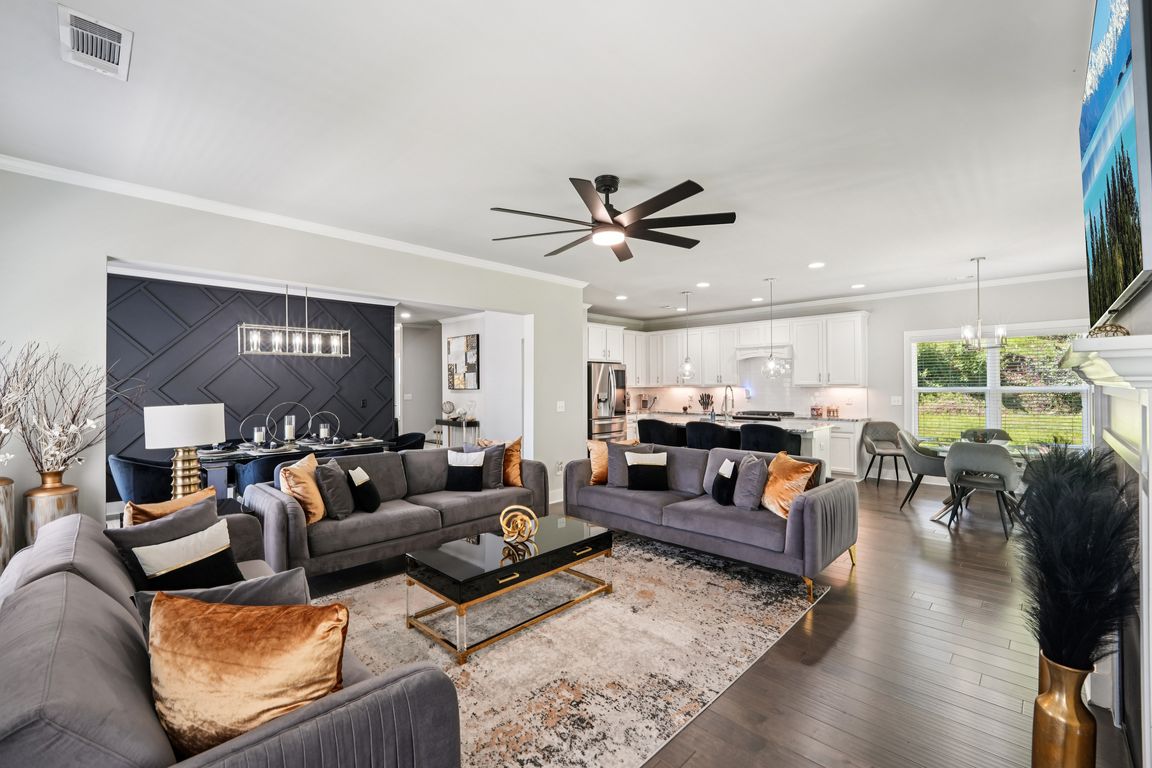 Stonegate Dr-S1507-011.jpg