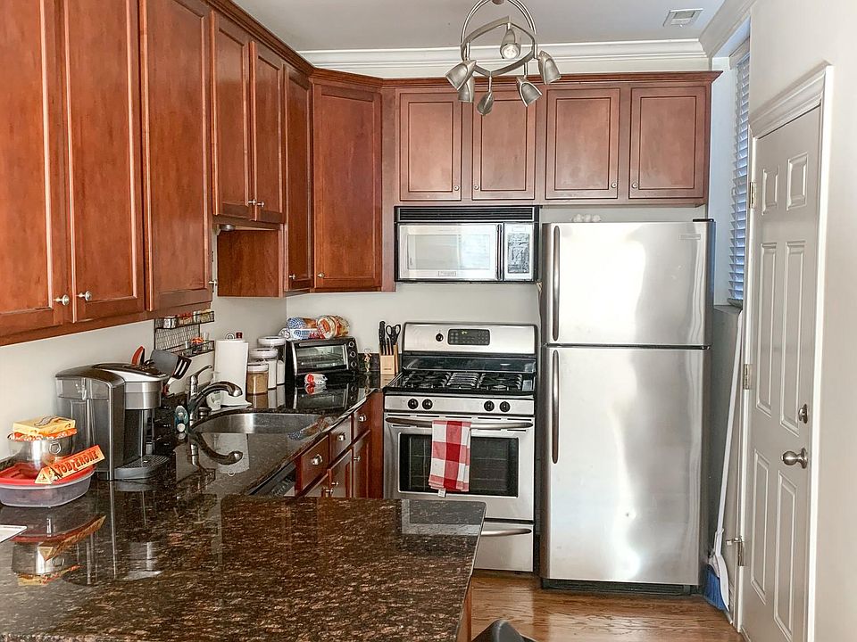 1st image of 1216 W Waveland Ave #1R