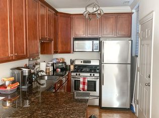 1216 W Waveland Ave #1R, Chicago, IL 60613