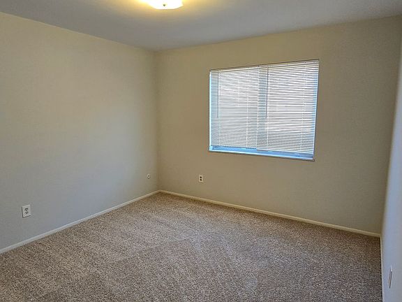 5th image of 10371 Parkman Dr APT B