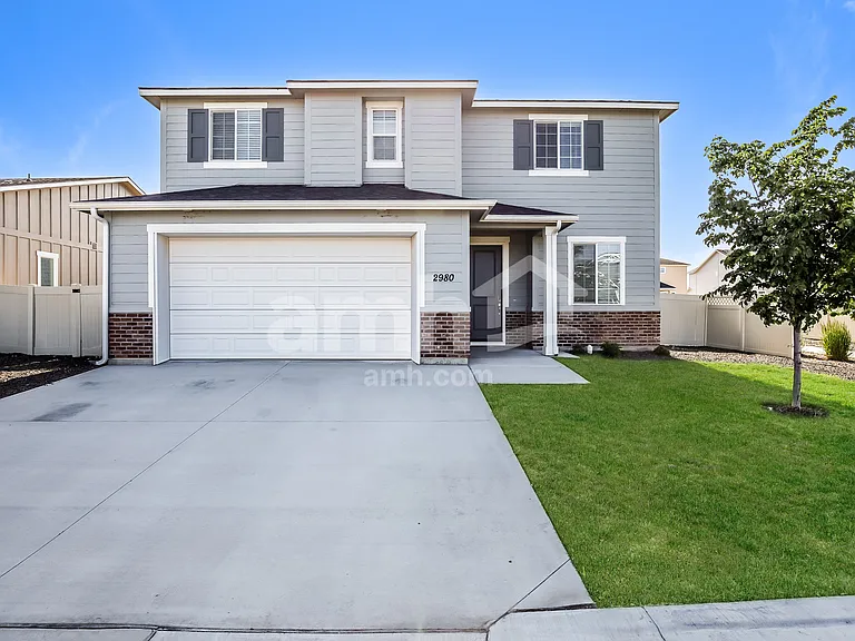 2980 N Vigo Ave — Photo 1
