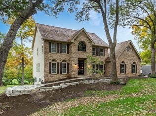 3N481 Shagbark Dr, West Chicago, IL 60185