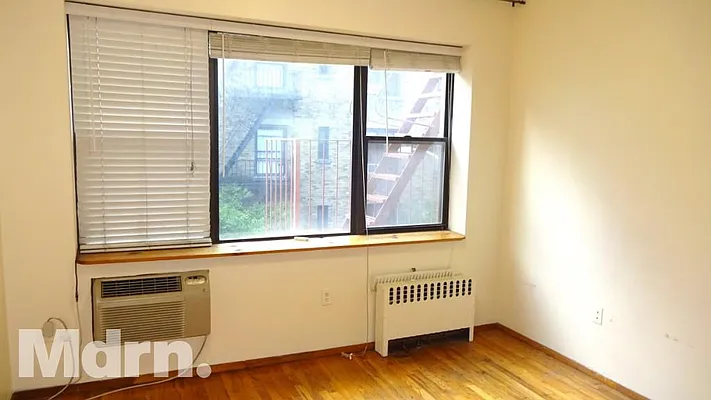 Rented by Mdrn Residential | media 5