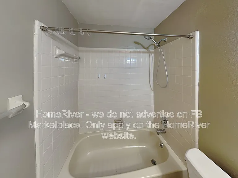 421 Hunter Cir — Photo 13