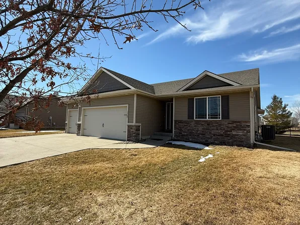 1368 91st St, West Des Moines, IA 50266