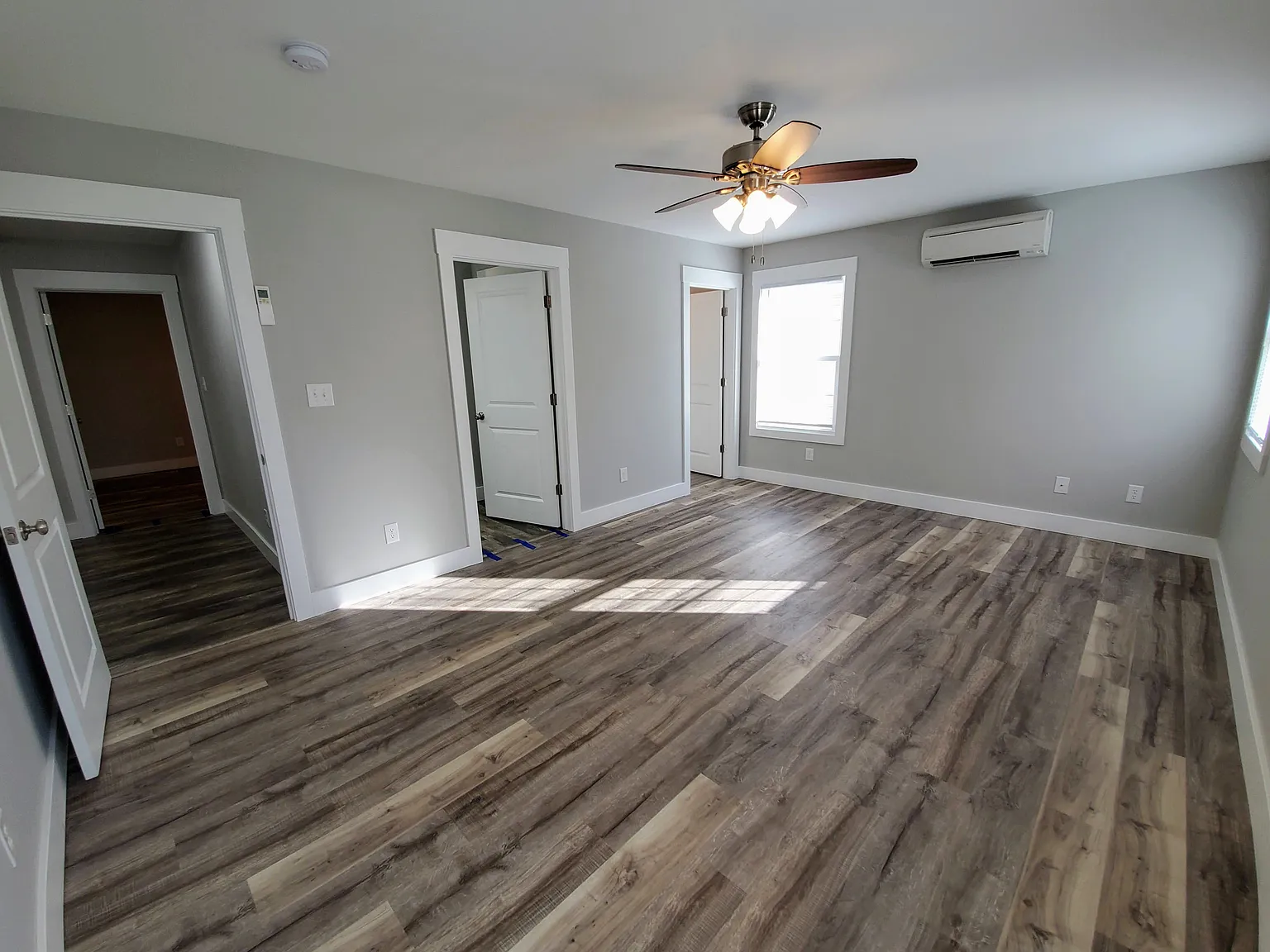 3 bed, $2,697 — Photo 4