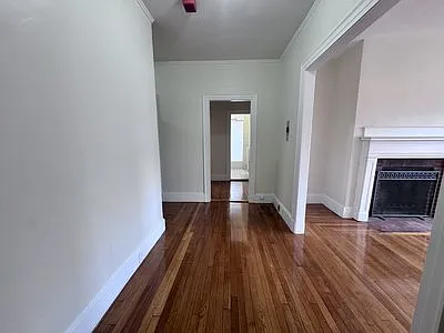 3 bed, 9999 sqft, $3,600 — Photo 2