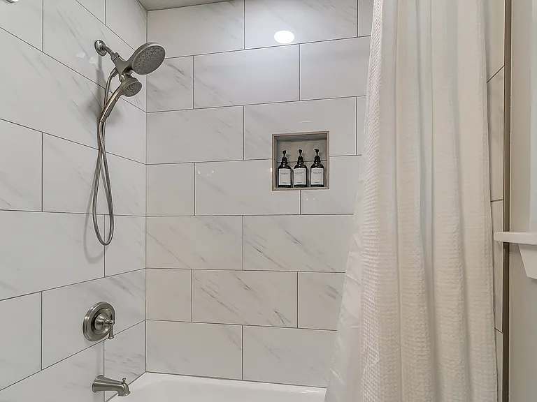 1222 W Boyd St — Photo 15