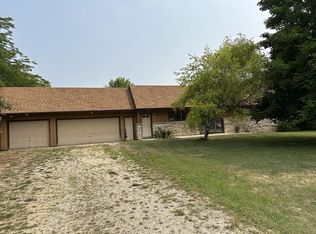 30 County Road Rr, Cedar Grove, WI 53013