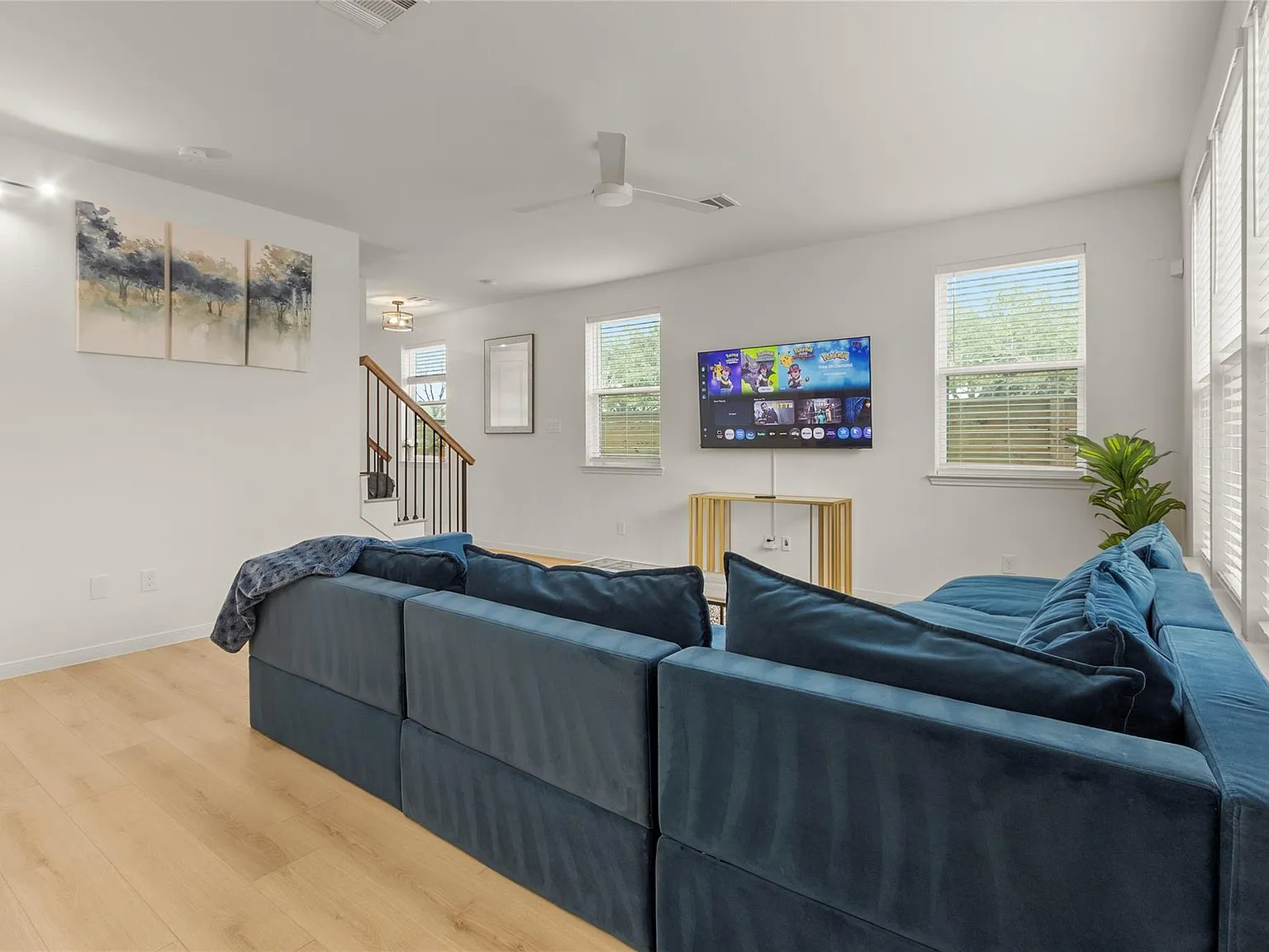 3 bed, 2.5 bath, 1677 sqft, $2,550 — Photo 3