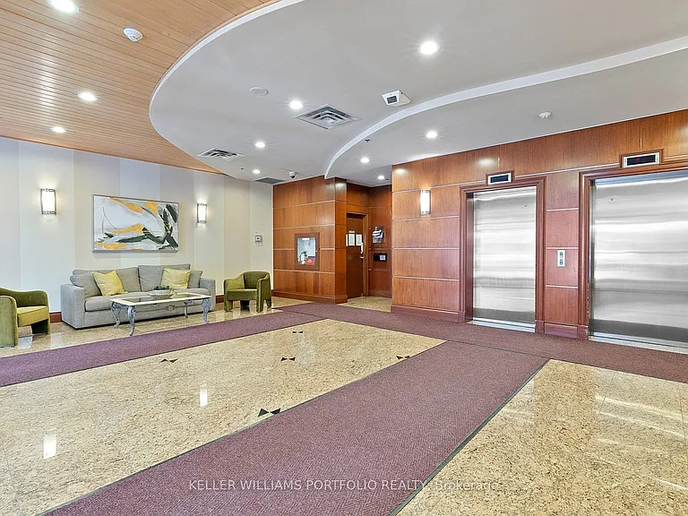 1829 Queen St E #408 — Photo 34
