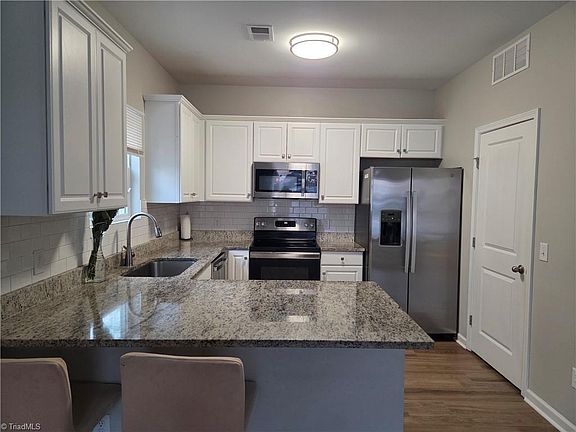 3rd image of 1806 Franklin Ave